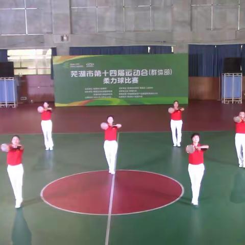 2021年的自由飞翔柔力球俱乐部集体活动集景