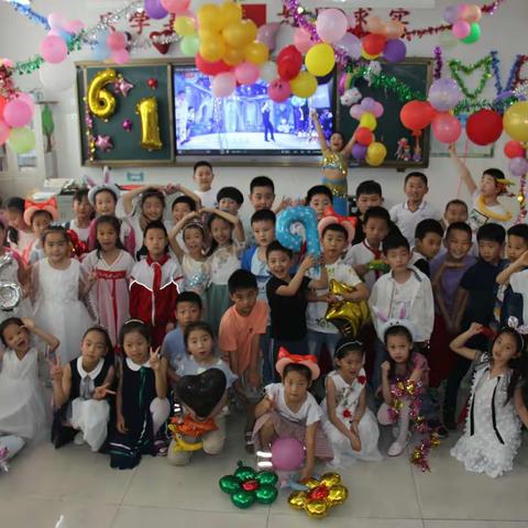 “快乐六一，童心飞扬”👫👫 二一中队过节啦👯👯