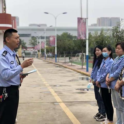 高新区禁毒办组织辖区企业员工参观禁毒教育基地