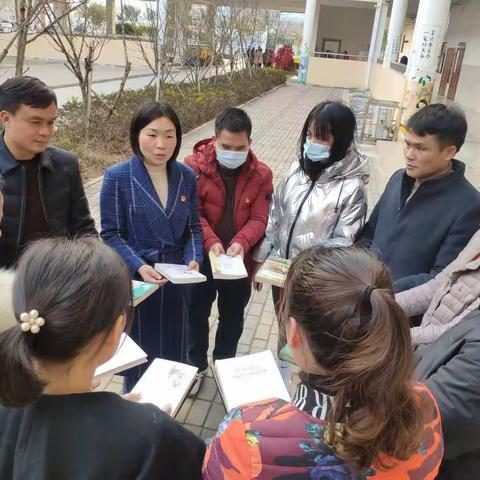 书香流韵  致远滨小                                  ——暨来宾市滨江小学教师读书沙龙活动