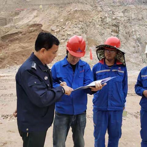 “迎双节  保平安 ”石柱派出所开展节前治安大清查