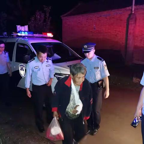合力救助暖人心  民警联合默契高