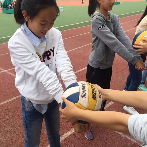 新学员第一次接触排球！充满期待，信心十足！