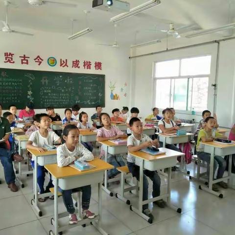 店头学校举行优质课评比