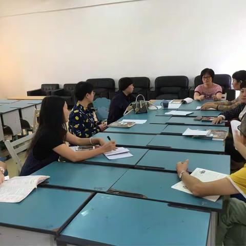 散发智慧光芒，点燃智慧火花——第十四周初一语文备课组会