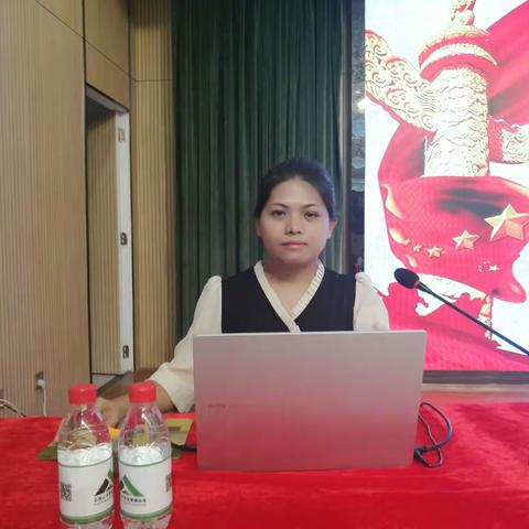 市总工会工作人员给物业管理协会人员授课
