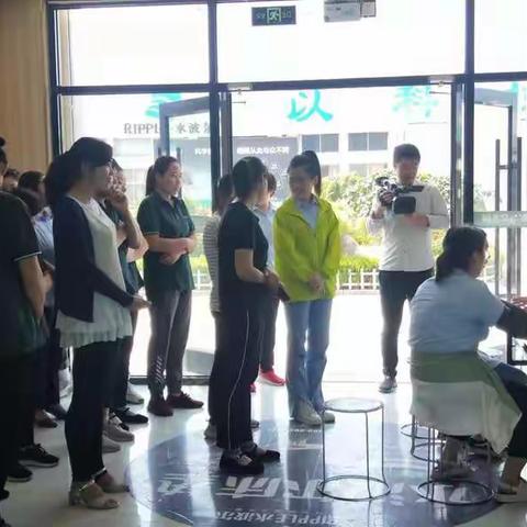 蒙阴县妇幼保健院李院长一行为水波尔女员工免费做两癌筛查