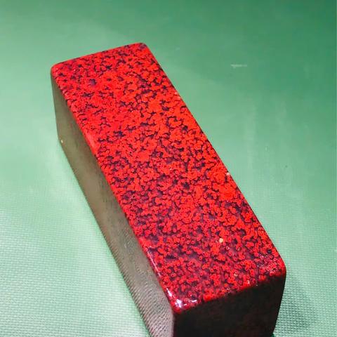 国标《石英质玉分类与定名》正式发布，鸡血玉成功晋级珠宝名录。