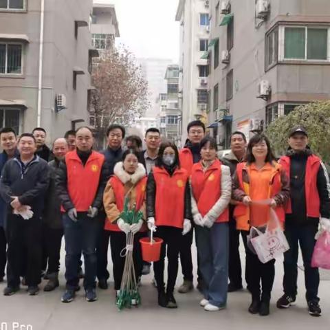 区政协办组织开展城市治理共产党员先锋队员志愿服务日活动