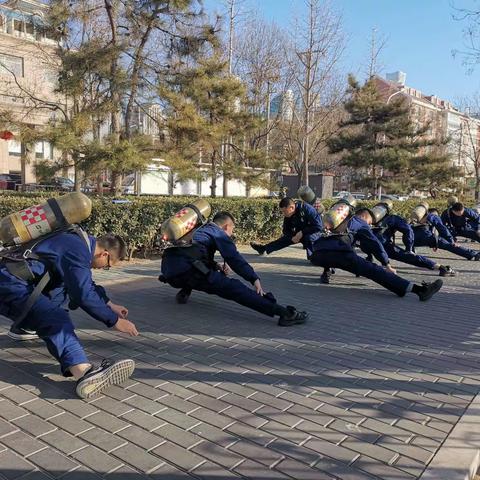 厉兵秣马练精兵、枕戈待旦谋打赢