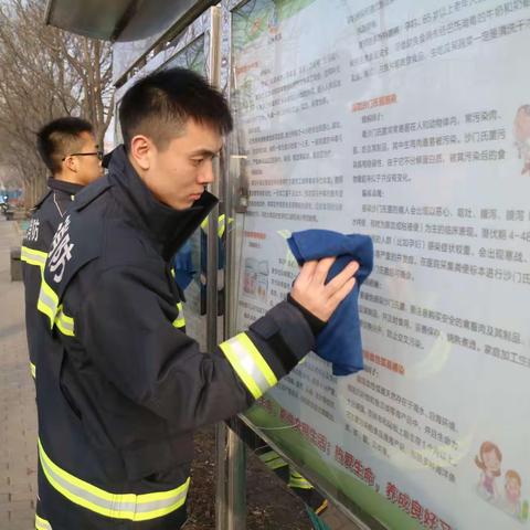 建国门中队积极开展“弘扬雷锋精神、学习先进典型”主题活动