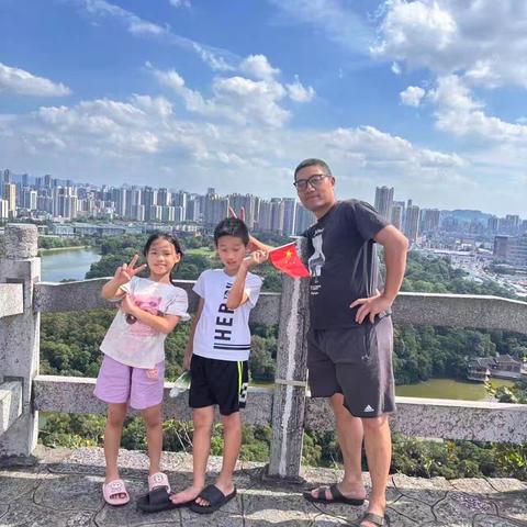 行走课堂——解码柳江生态、苗寨智慧与古园科学