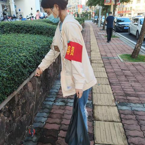 市行政审批服务局和市政务中心开展卫生责任区卫生整治工作（2022.11.15）