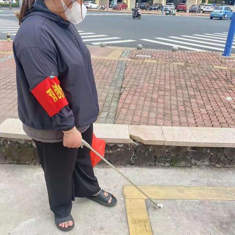 市行政审批服务局和市政务中心开展卫生责任区卫生整治工作（2022.11.12）