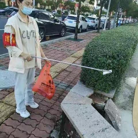 市行政审批服务局和市政务中心开展卫生责任区卫生整治工作（2022.11.24）