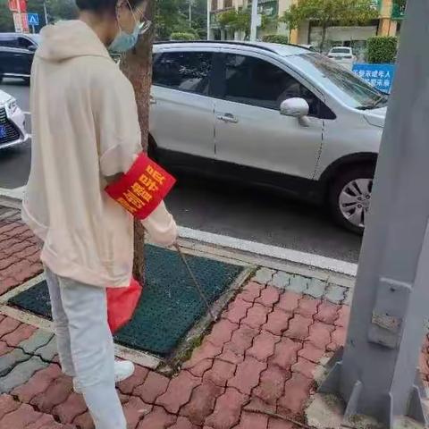 市行政审批服务局和市政务中心开展卫生责任区卫生整治工作（2022.11.6）