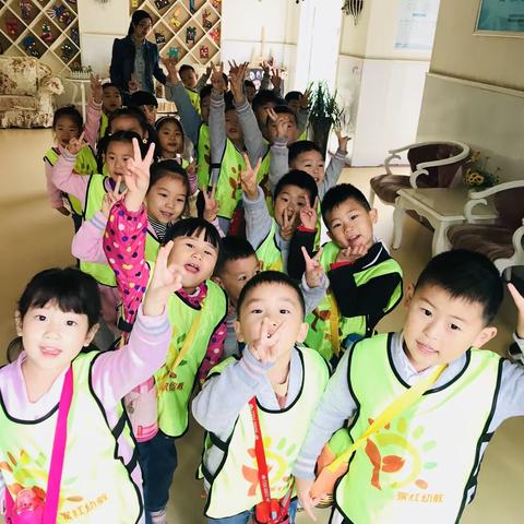 萌娃走进消防站