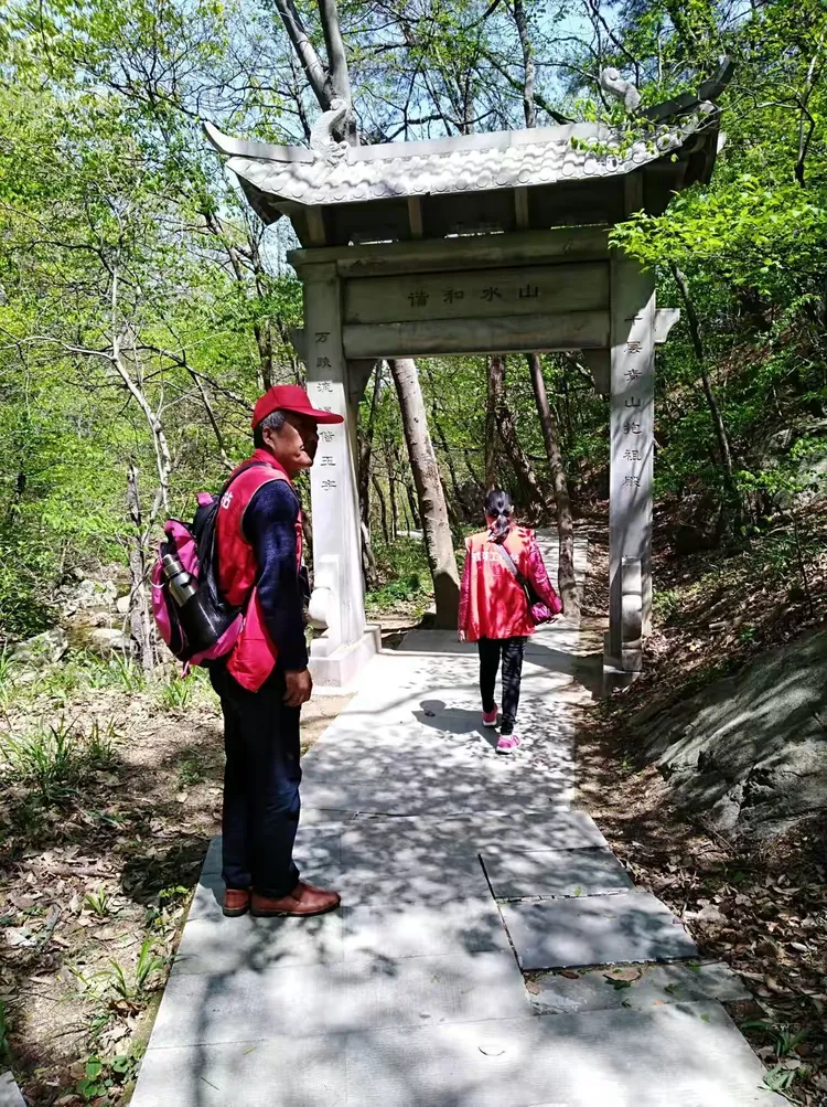 淮河源头，拜谒盘古祖殿，游览风景如画桐柏山。
