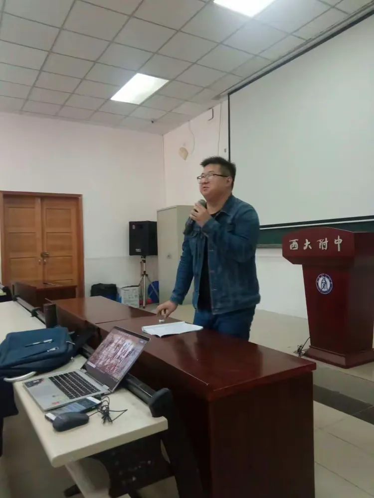 孟连一中 周志宏