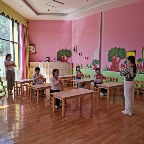 宏晨大风车幼儿园新冠演练之幼儿在园时发生发热现象处理