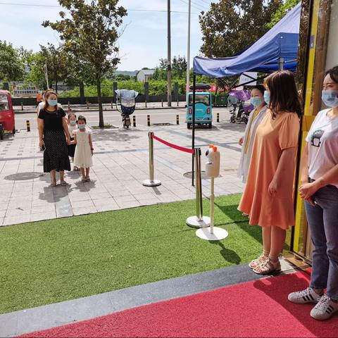 宏晨幼儿园2021年秋季疫情演练之入园晨检发生发热现象