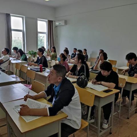 辽阳市一高中举行高三一轮复习研讨课活动