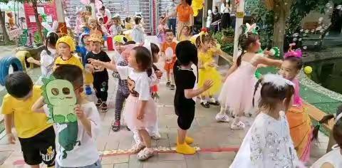 实幼小北街园区小九班——庆六一动物狂欢游园活动