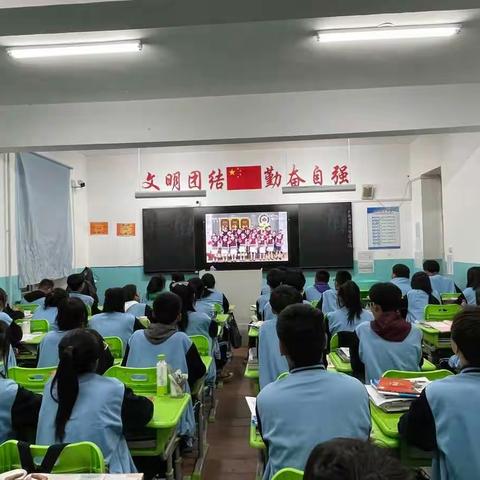 奋斗成就梦想——尚志市朝鲜族中学组织学生观看2022年《开学第一课》