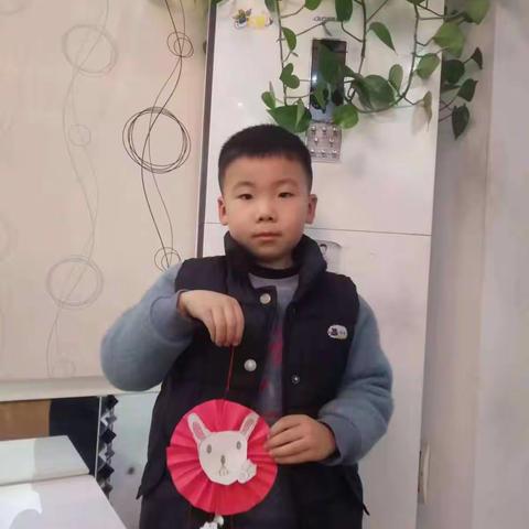 《新世纪幼儿园恭祝大家新年快乐》