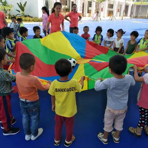 红塘幼儿园小一班11月份的生活、学习成长记录