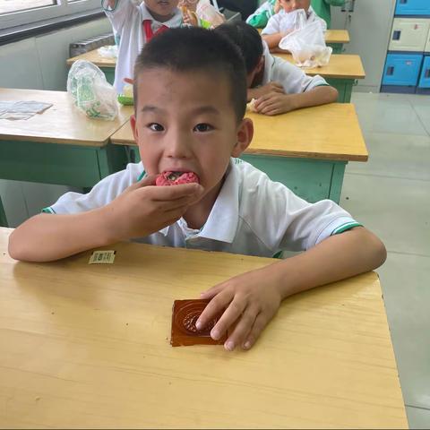 浓浓中秋情  切切团圆意