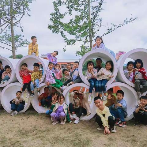 社会空间—记正安县第三幼儿园大二班五月成长记