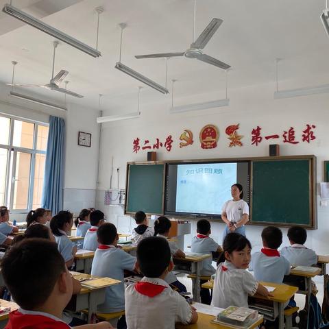 城乡携手共研教学——高密市朝阳第二小学与柏城镇大吕小学数学教研活动