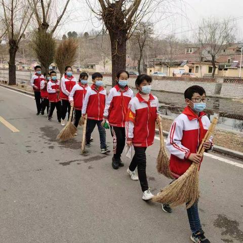 茶业口镇汪洋学校小学部开展‘学雷锋 在行动’雷锋日活动