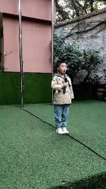 南方玫瑰幼儿园升国旗仪式之邓明哲