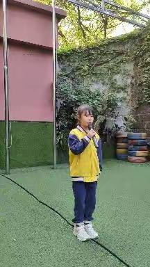 南方玫瑰幼儿园升国旗仪式之周诗棋