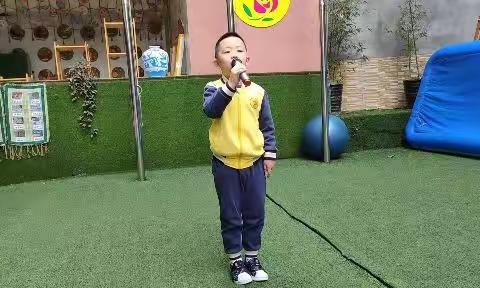 南方玫瑰幼儿园升国旗仪式之凌懿轩