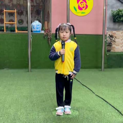 南方玫瑰幼儿园升国旗仪式之蹇欣澄