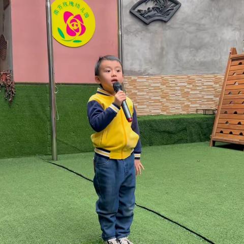 南方玫瑰幼儿园升国旗仪式之谭淇元