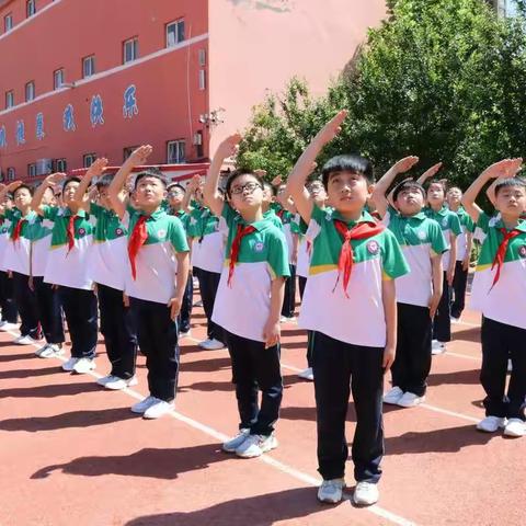 朵朵夏花香满园 累累硕果满枝桠——实验小学四（3）花儿朵朵班