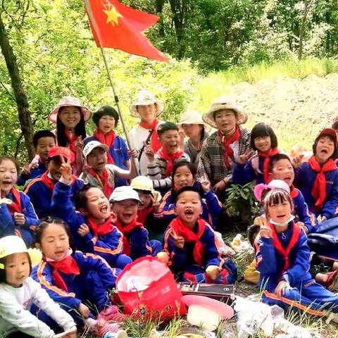 “礼遇春天、踏梦前行、做新时代山区儿童”——双龙镇汪坟小学远足实践活动