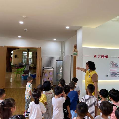 【萌芽小班】小四班主题总结：你好幼儿园