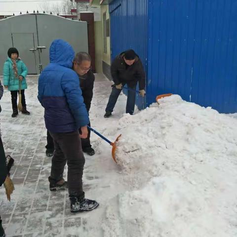诗坞基小学1月22日扫雪