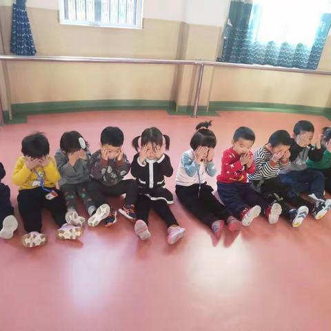 枫丹白露幼儿园拖二班宝宝快乐成长