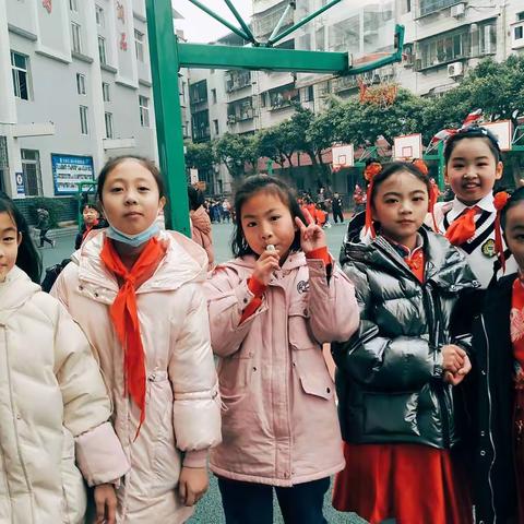 科学探索乐趣多，美文诵读润童心