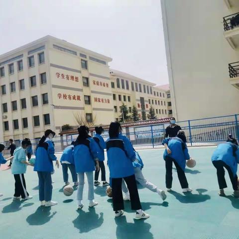 个性培养学生兴趣   精细施教社团活动————    八一中学社团成长记