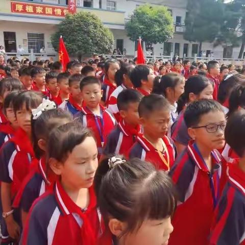 石潭镇中心小学192班阳光中队