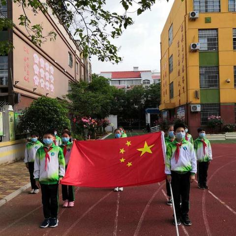 提升师生应急能力  筑牢校园安全防线——开封市晋安小学防灾减灾主题升旗仪式