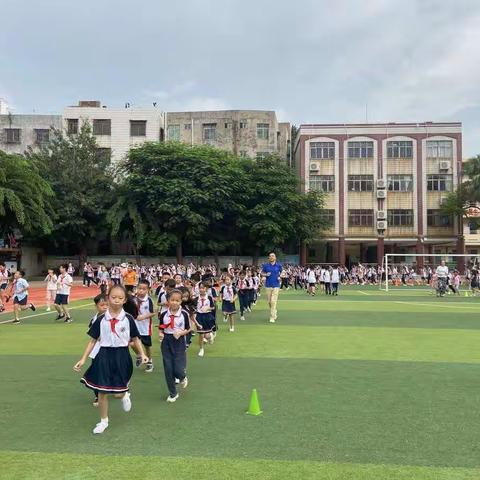 2021年海口市美兰实验小学“阳光体育  快乐跑操”