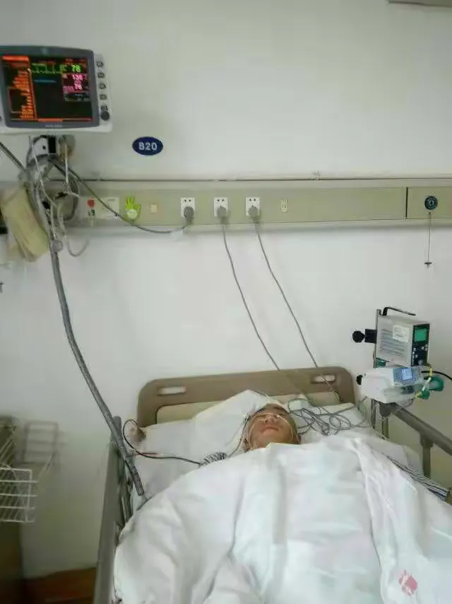 目前为止，李文忠(李雪萍爸爸)仍处于半昏迷状态，还在监护室观察治疗！